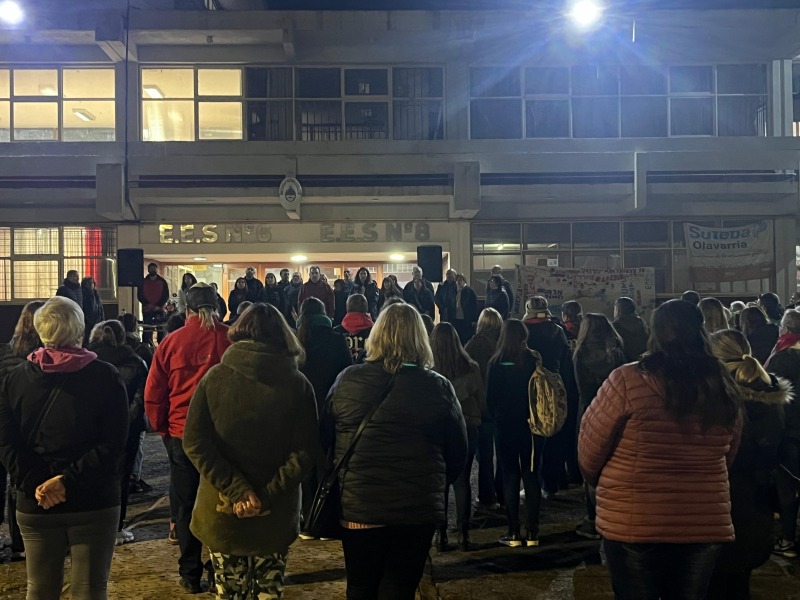 Gran convocatoria en el Abrazo a la Educacin